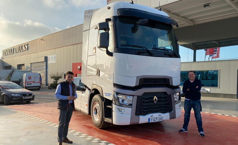 Estreno de vehículo nuevo, Renault Trucks T520 High Cab por Jordi Bamala