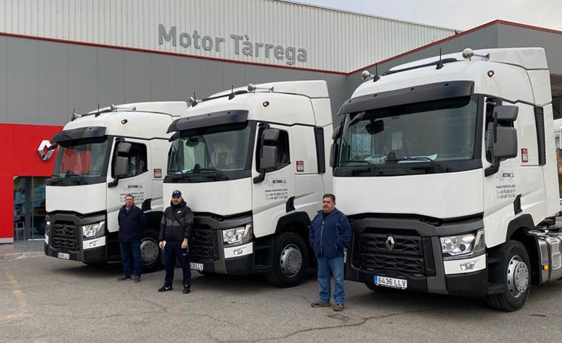 Entrega de 3 vehículo Renault Trucks T460 a la empresa Mestrans