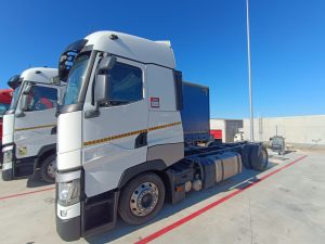 RENAULT TRUCKS THIGH 520 CHASIS REMOLCADOR SIN CARROCERIA